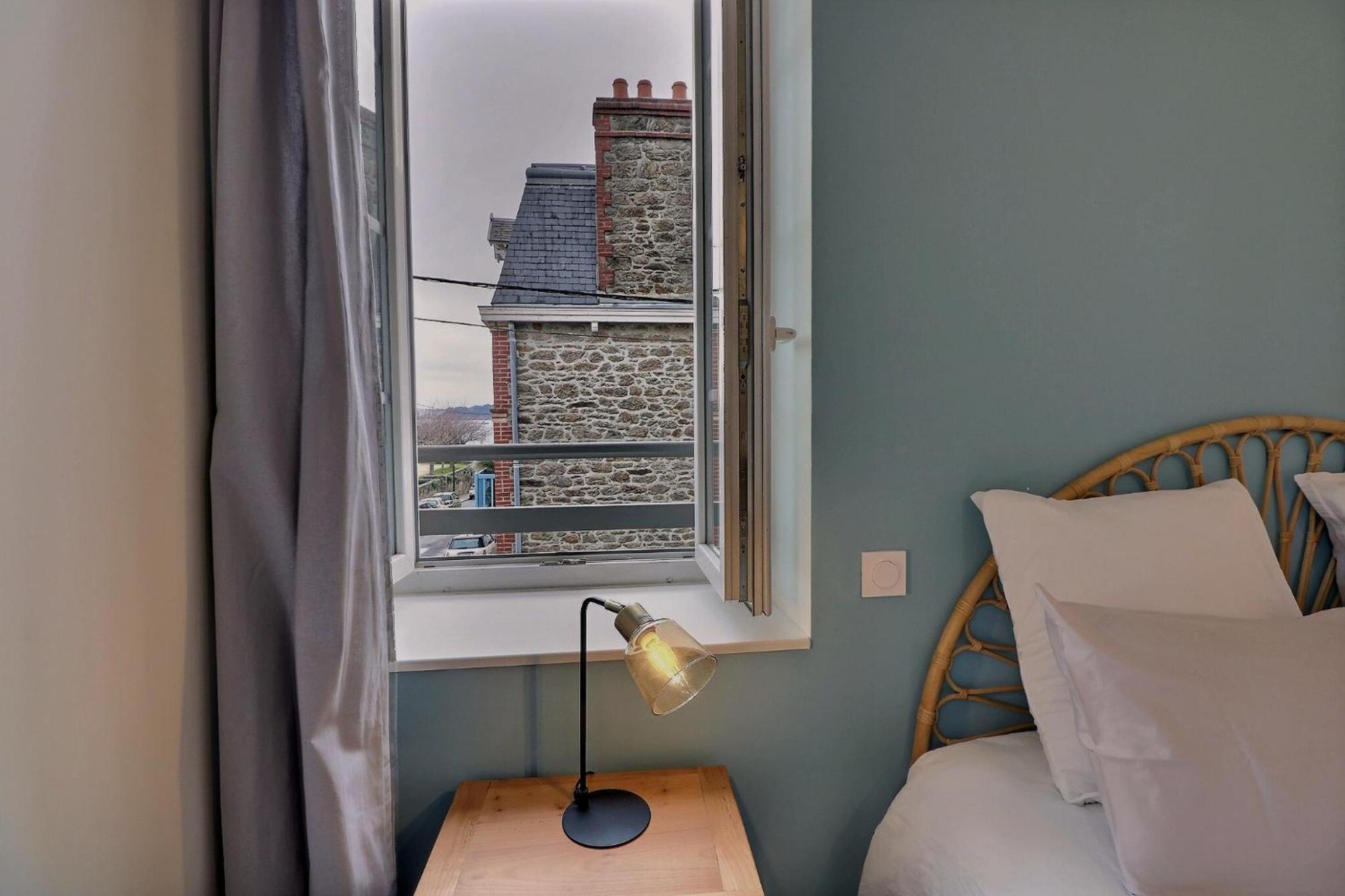 Les Mots Bleus Dinard Exterior foto